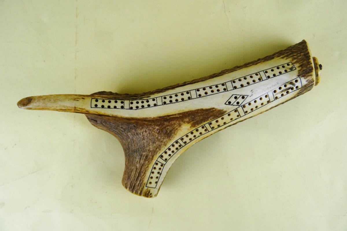 Vintage Elk Antler Cribbage Board (2).JPG